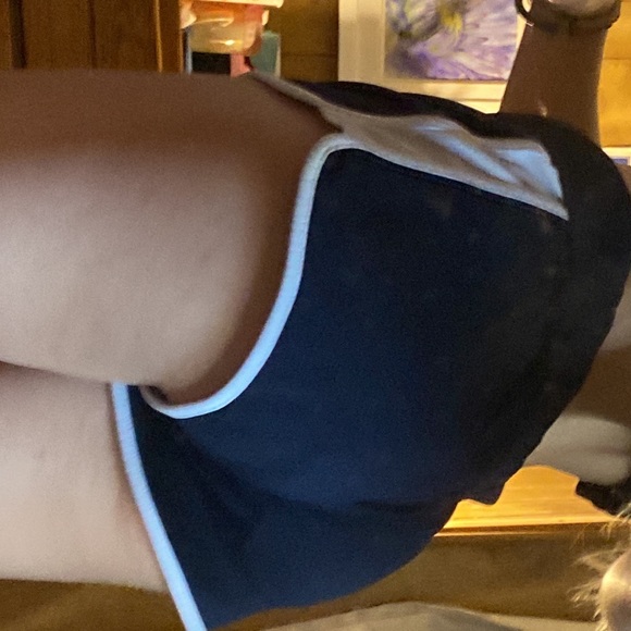 Shorts - Picture 8 of 9